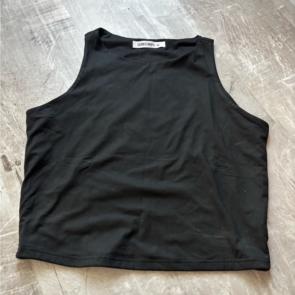 ReoRia Black Sleeveless Crop Top - Picture 4 of 5